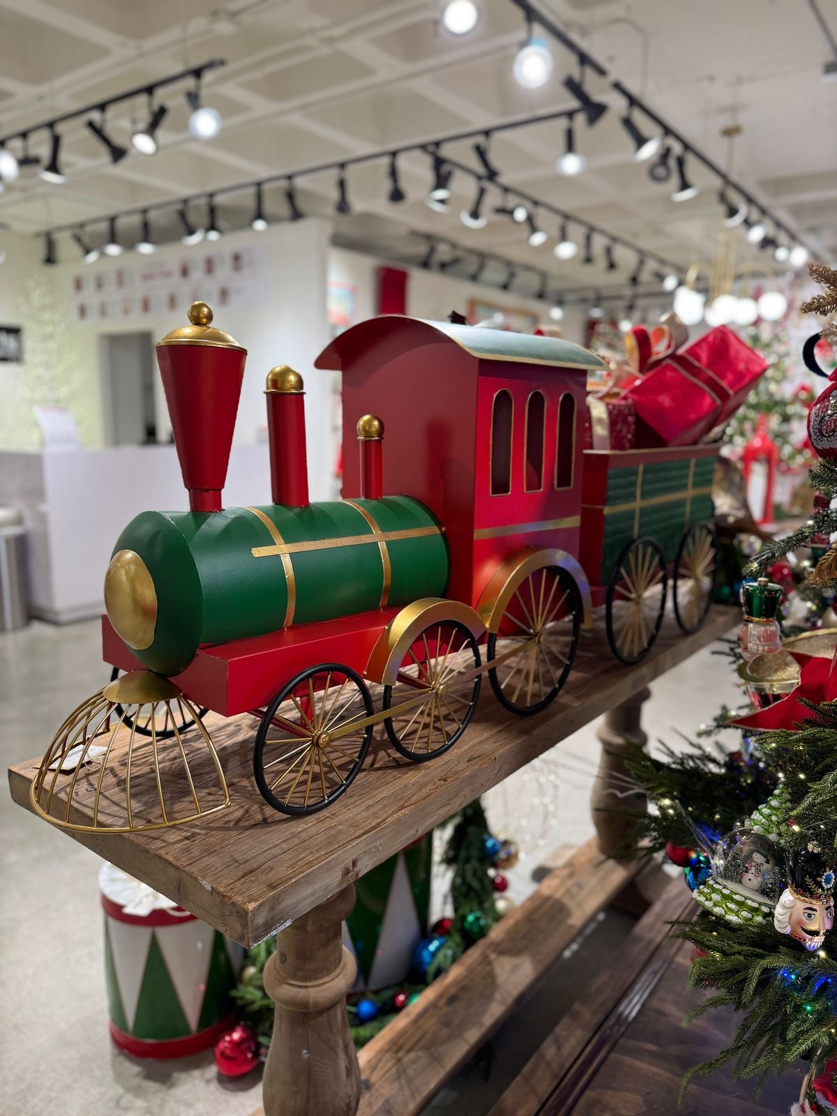 Trineos, trenes y más... / Sleighs, trains and more...