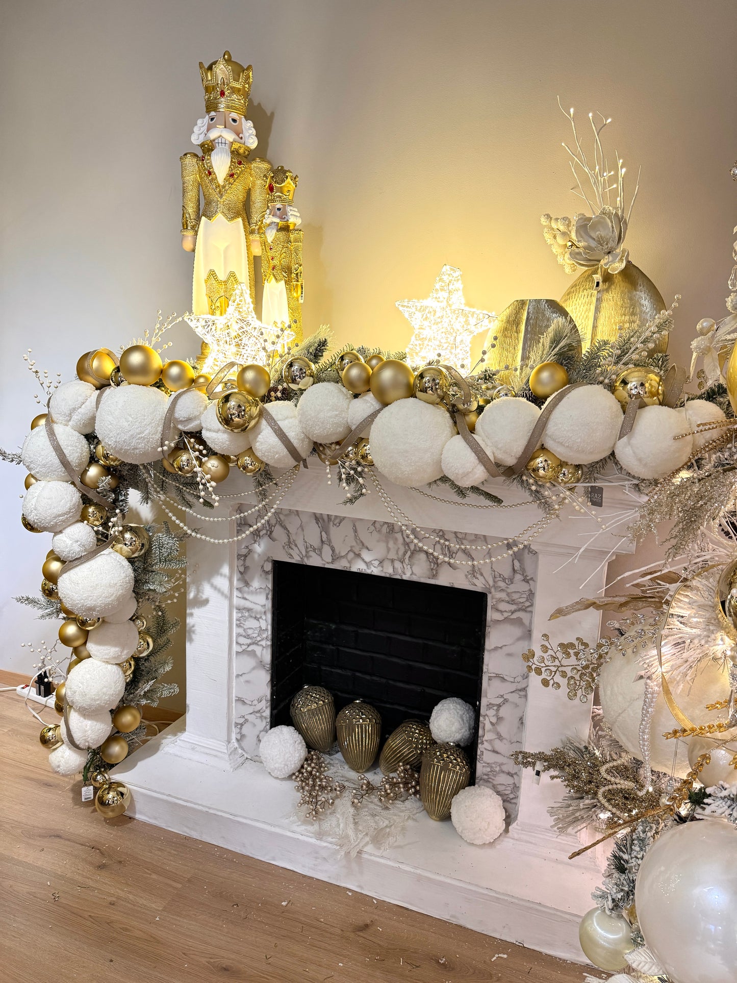 Guirnalda decorada Champan y Blanca / Garland decorated champagne and white