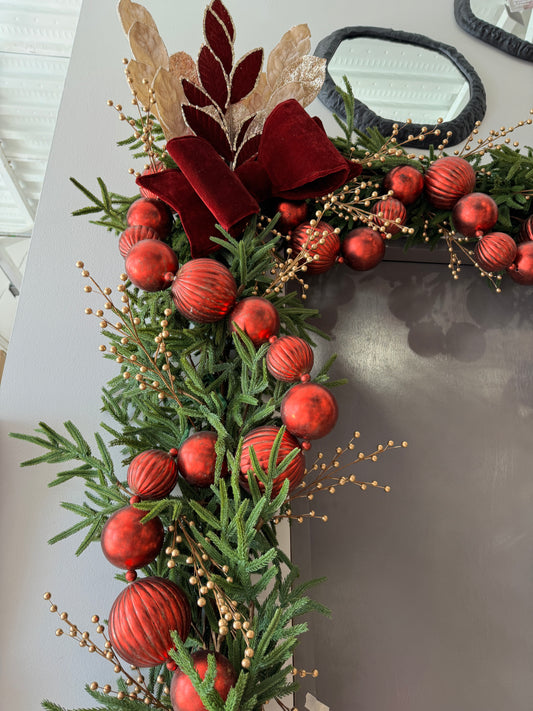 Guirnalda decorada vino y oro / Decorated garland burgundy and gold