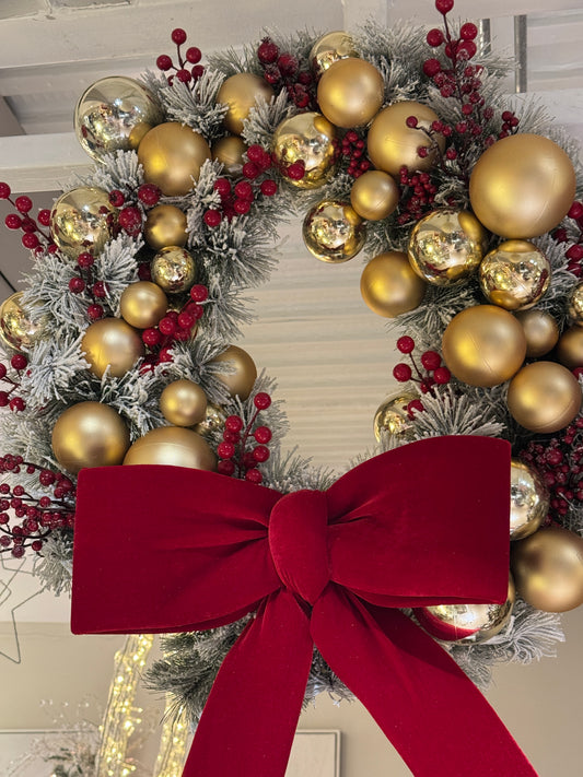 Corona decorada dorada