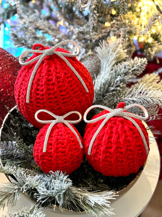 Esferas tejidas rojo y plateado / Knited red and silver ornaments