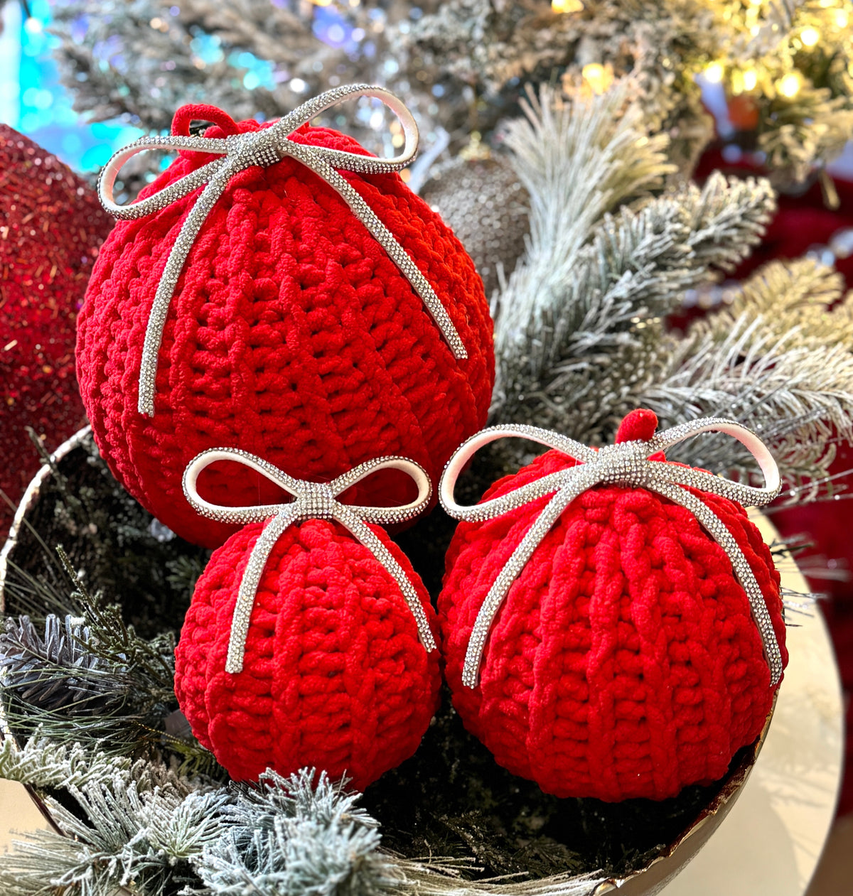 Esferas tejidas rojo y plateado o dorado / Knited red and silver ornaments