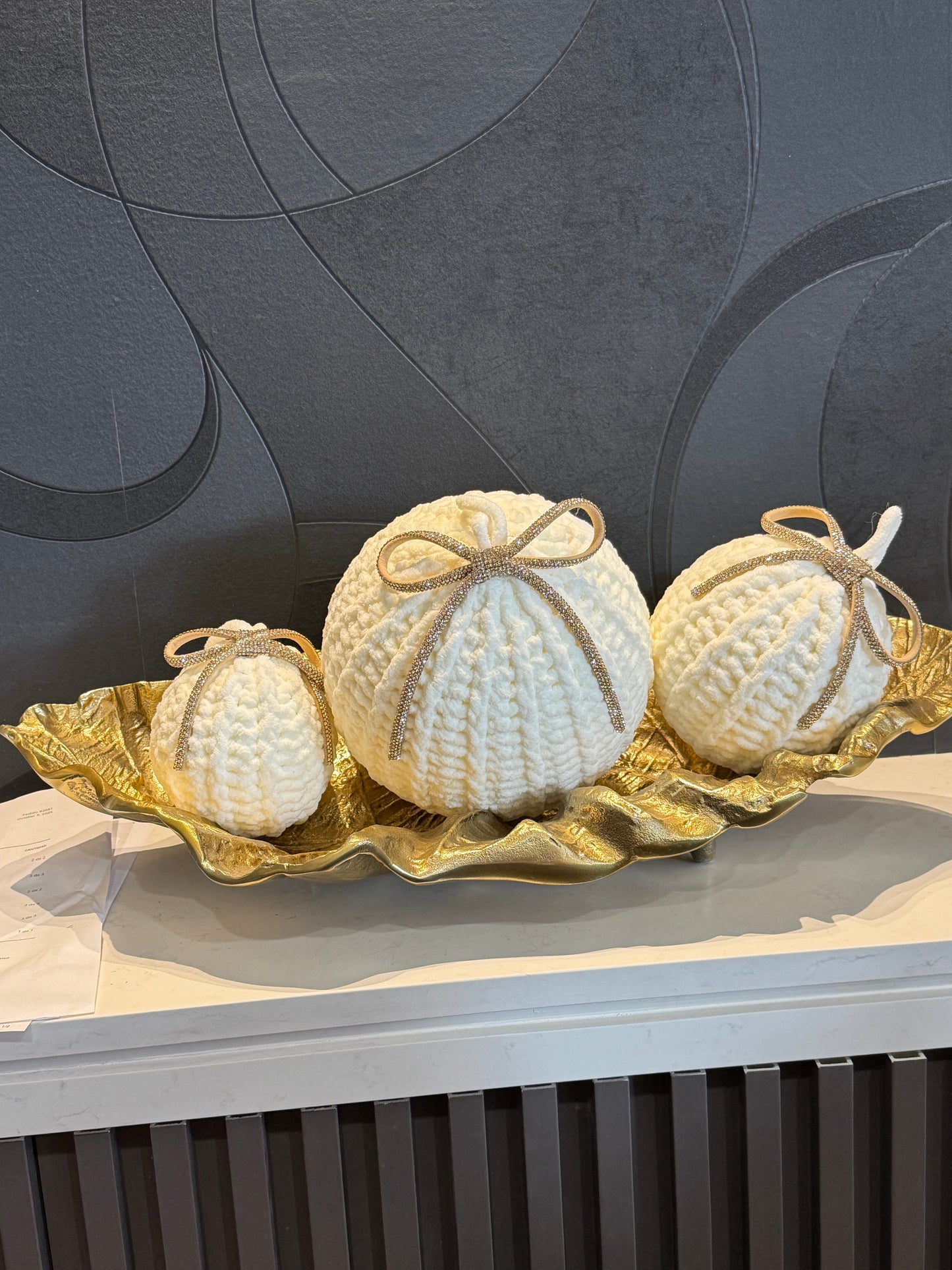 Esfera tejidas ivory y dorado / Knited ivory and gold ornaments