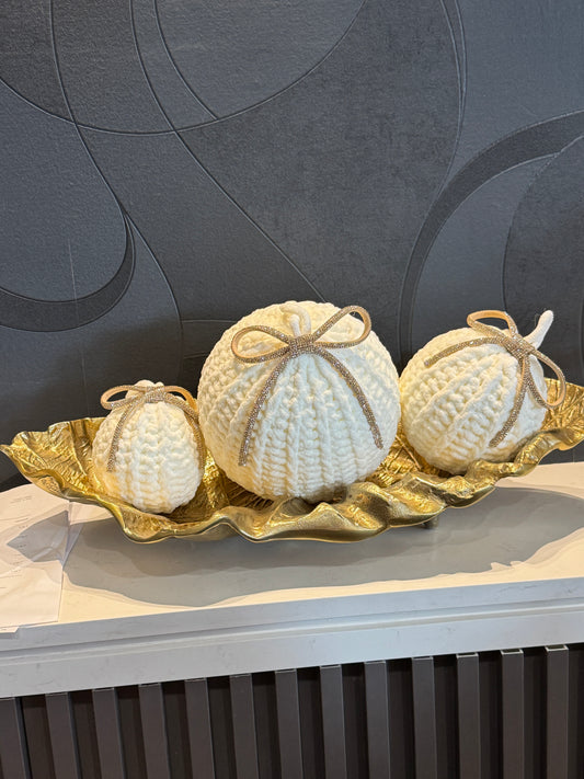 Esfera tejidas ivory y dorado / Knited ivory and gold ornaments