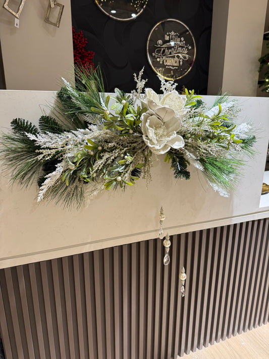 Arreglo decorado blanco / Decorared garland