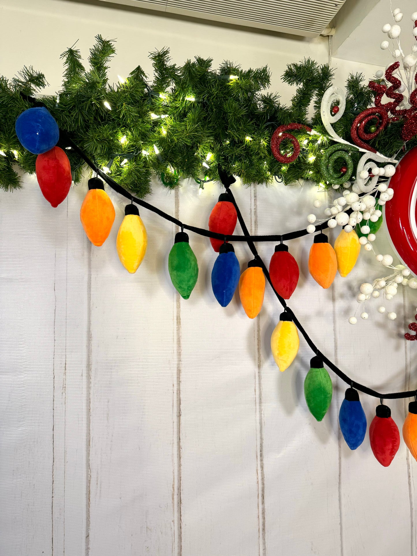 Guirnalda focos peluche / Stuffed lightbulbs garland