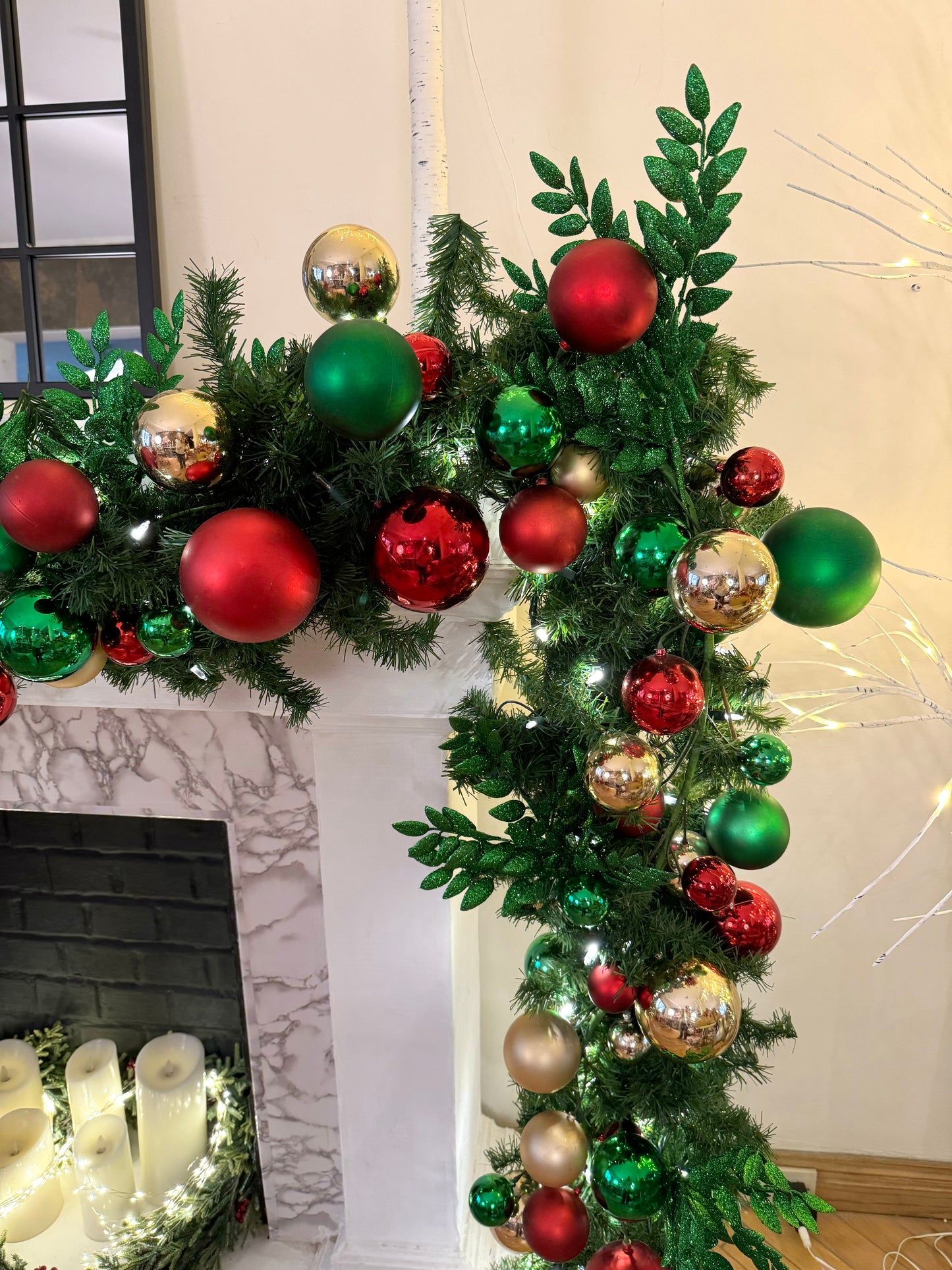 Guirnalda decorada Rojo, verde, oro / Garland decorated red, green, gold