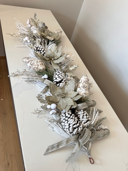 Guirnalda decorada blanca y plateada/ Decorared garland