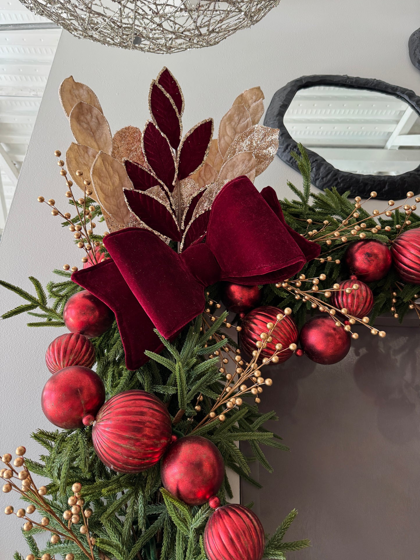Guirnalda decorada vino y oro / Decorated garland burgundy and gold