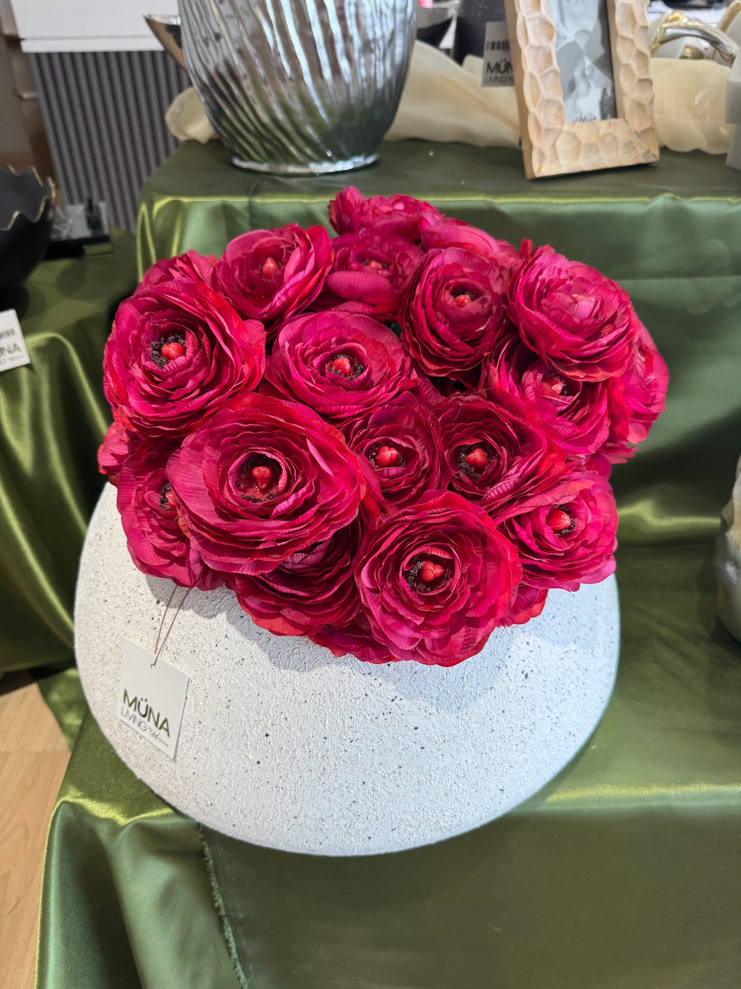 Flor RANUNCULUS rosa fuerte
