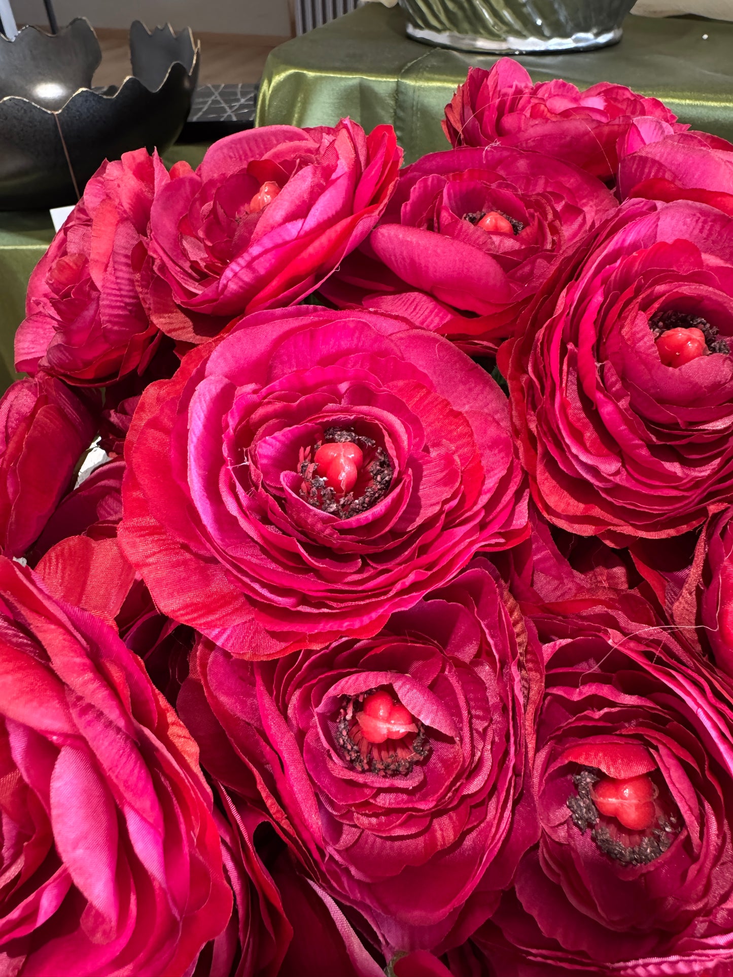 Flor RANUNCULUS rosa fuerte